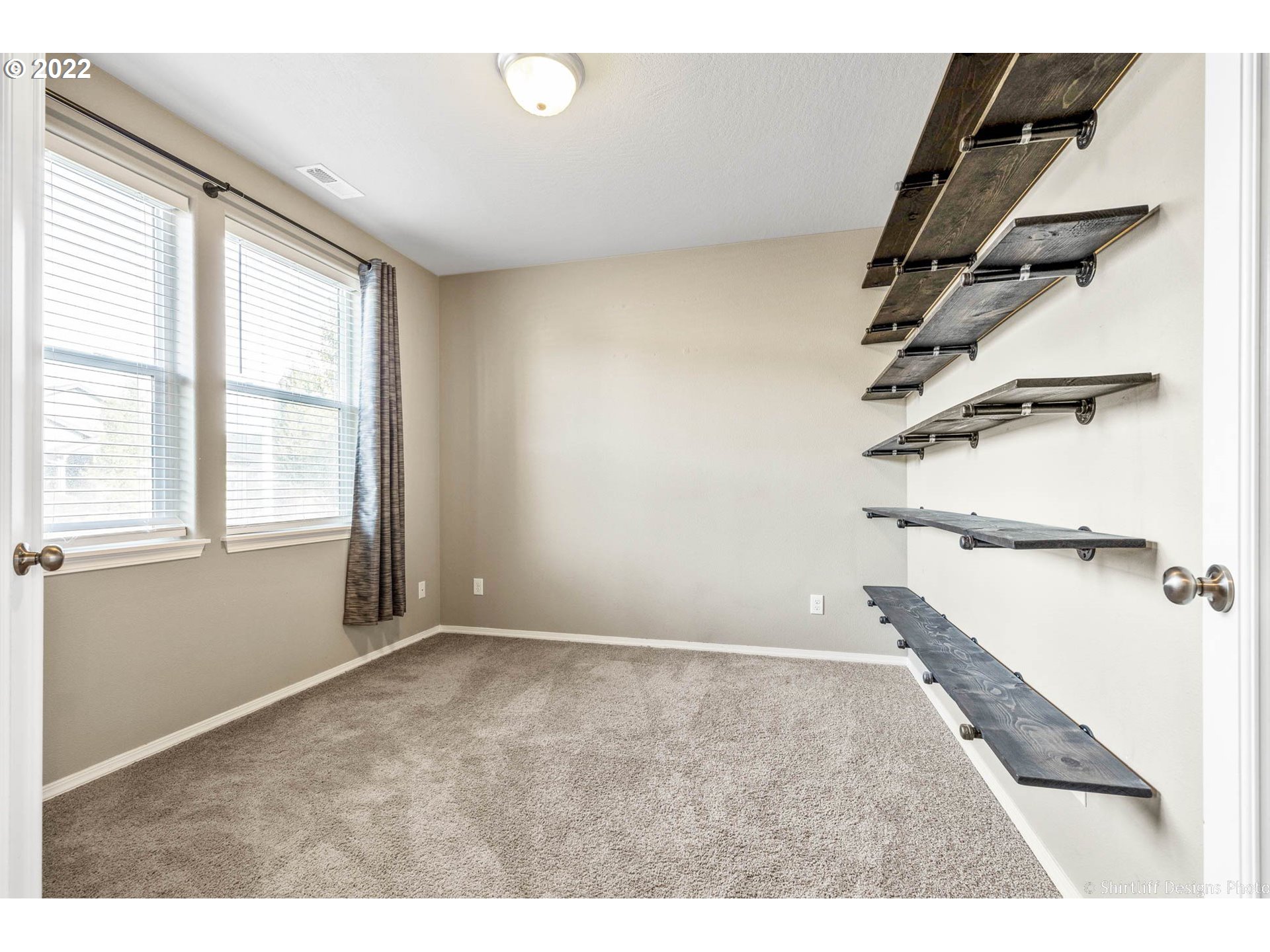 25095 Sun Ridge Way Veneta, OR 97487 - Photo 2 of 27 Den/Office