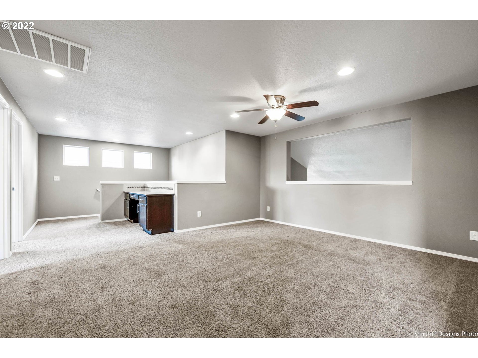 25095 Sun Ridge Way Veneta, OR 97487 - Photo 22 of 27 Family Room