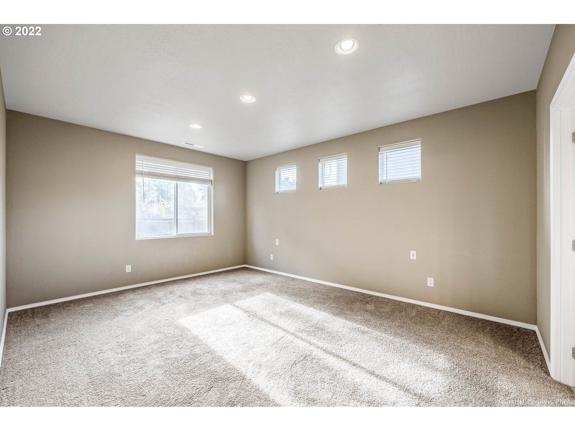 25095 Sun Ridge Way Veneta, OR 97487 - Photo 9 of 27 Bedroom, Owner's Suite