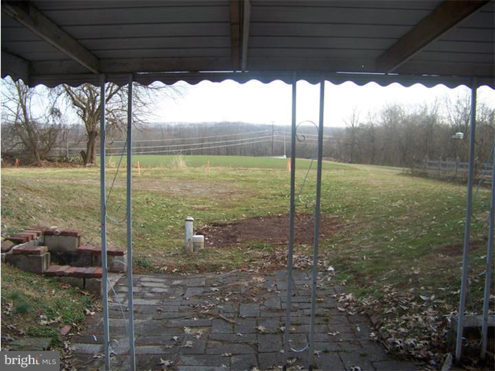 849 Spring City Road Phoenixville, PA 19460 - Photo 21 of 23 Patio