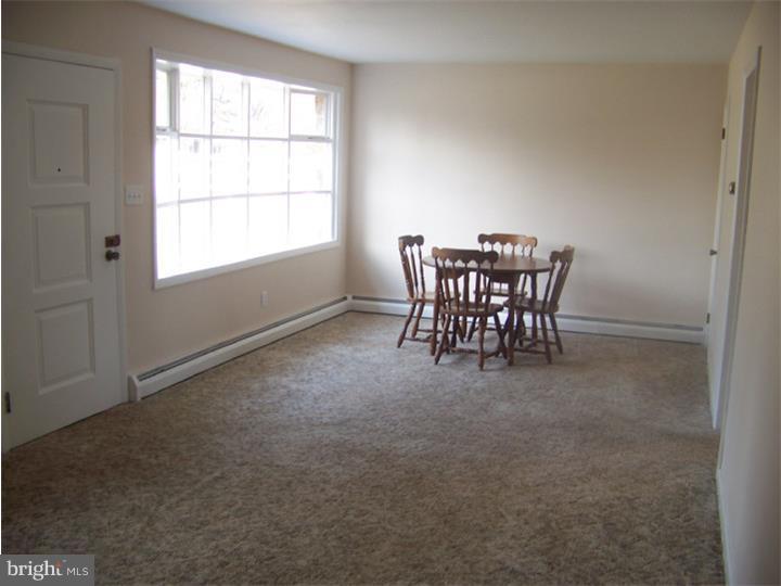 849 Spring City Road Phoenixville, PA 19460 - Photo 4 of 23 Great Room