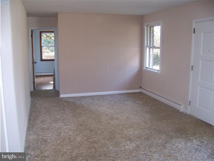 849 Spring City Road Phoenixville, PA 19460 - Photo 5 of 23 Great Room