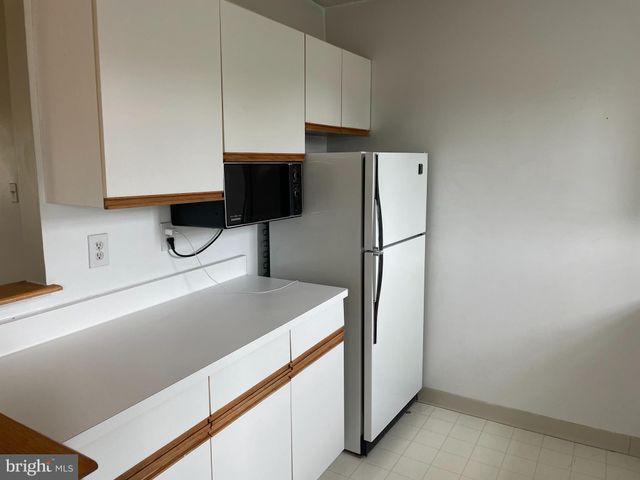 $255,000 | 1722 West Abingdon Drive, Unit 302, Alexandria, VA 22314