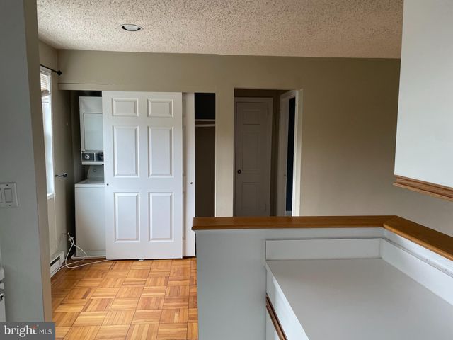 $255,000 | 1722 West Abingdon Drive, Unit 302, Alexandria, VA 22314