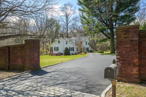 $1,875,000 | 180 Post Road, Old Westbury, NY 11568