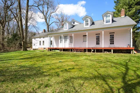 $1,875,000 | 180 Post Road, Old Westbury, NY 11568