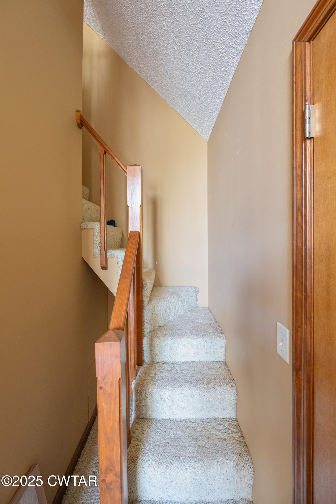 48 Old Pump Station Road Linden, TN 37096 - Photo 33 of 49 a view of entryway