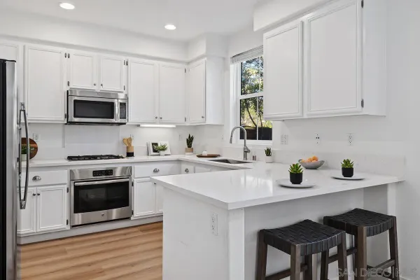 $819,000 | 13285 Calle Del Campo, Unit 5, San Diego, CA 92129