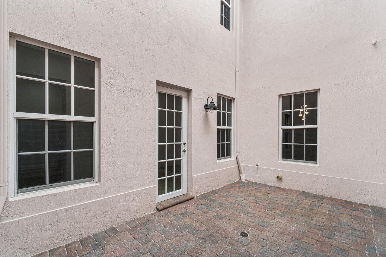 8339 Northwest 8th Terrace Boca Raton, FL 33487 - Photo 16 of 38 1519791477611881665-14