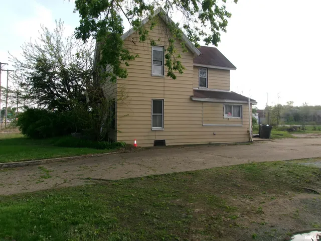 $26,900 | 605 South 2nd Street, Pekin, IL 61554