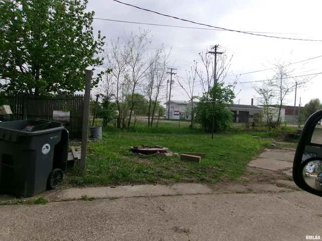 $26,900 | 605 South 2nd Street, Pekin, IL 61554