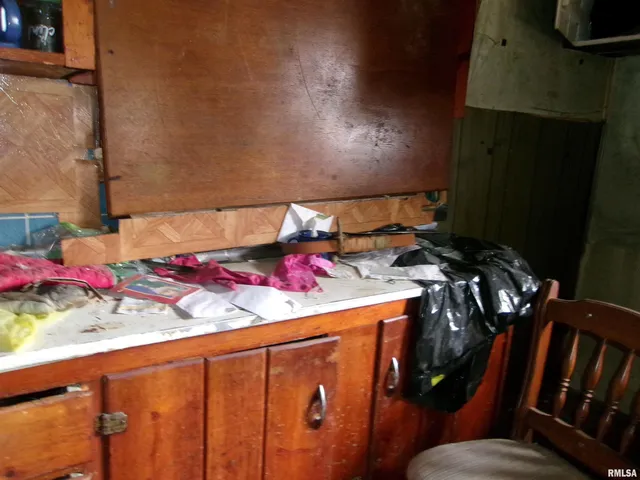 $26,900 | 605 South 2nd Street, Pekin, IL 61554