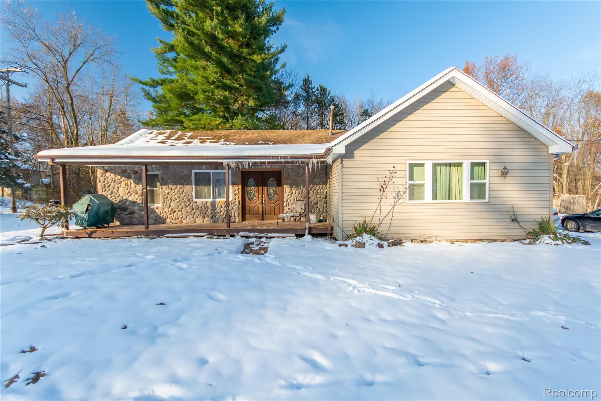 4526 West Allen Road Howell, MI 48855 - Photo 1 of 29 DSC_2782.jpg