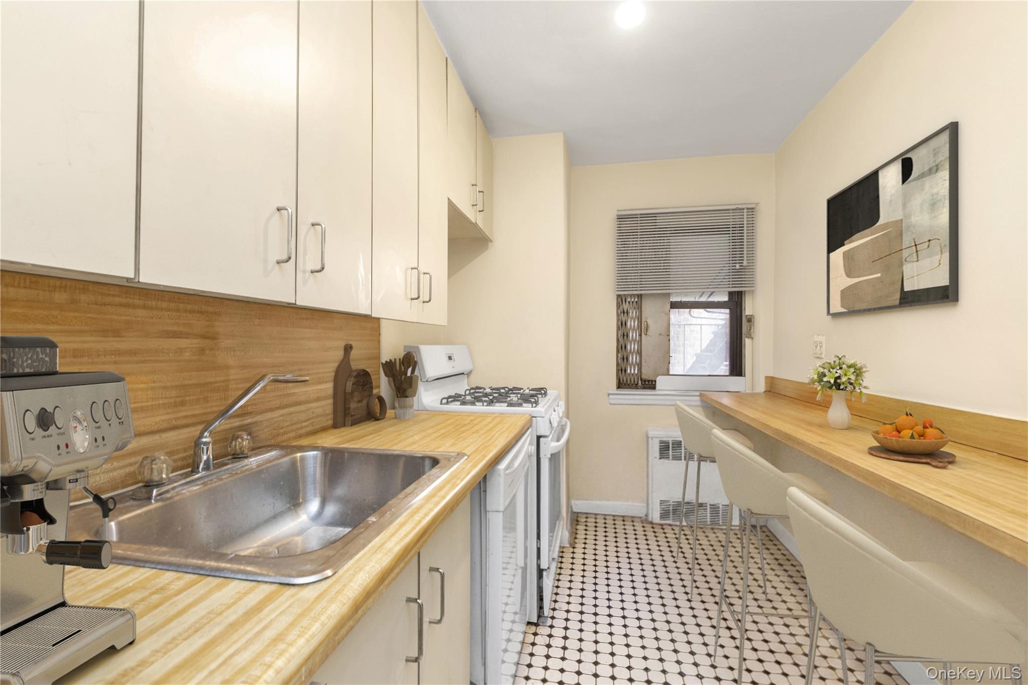 102-55 67th Road, Unit 3V Queens, NY 11375 - Photo 3 of 6 Gallery Image 3