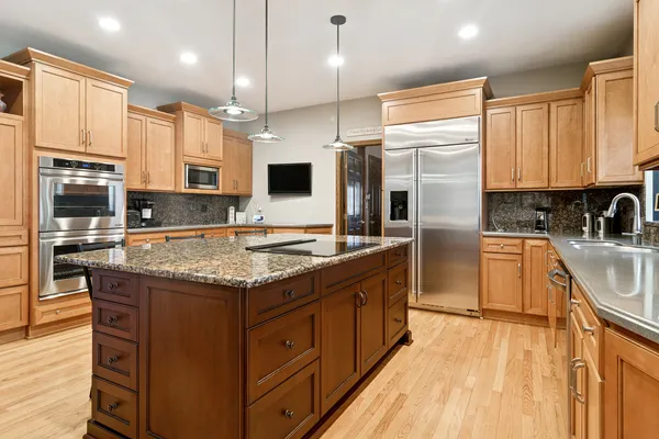 $1,499,000 | 1515 Galloway Drive, Inverness, IL 60010