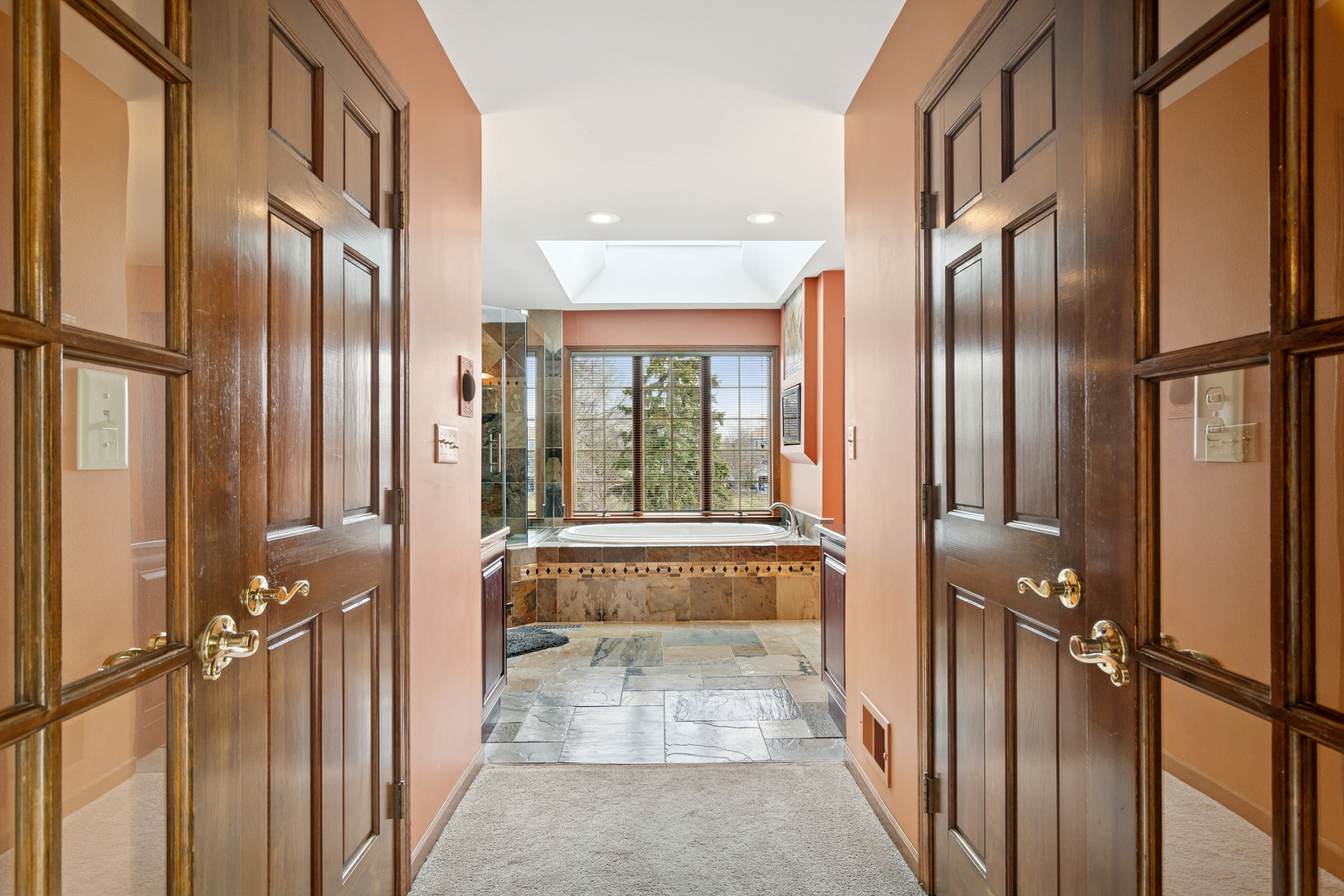 1515 Galloway Drive Inverness, IL 60010 - Photo 25 of 60 a view of an entryway