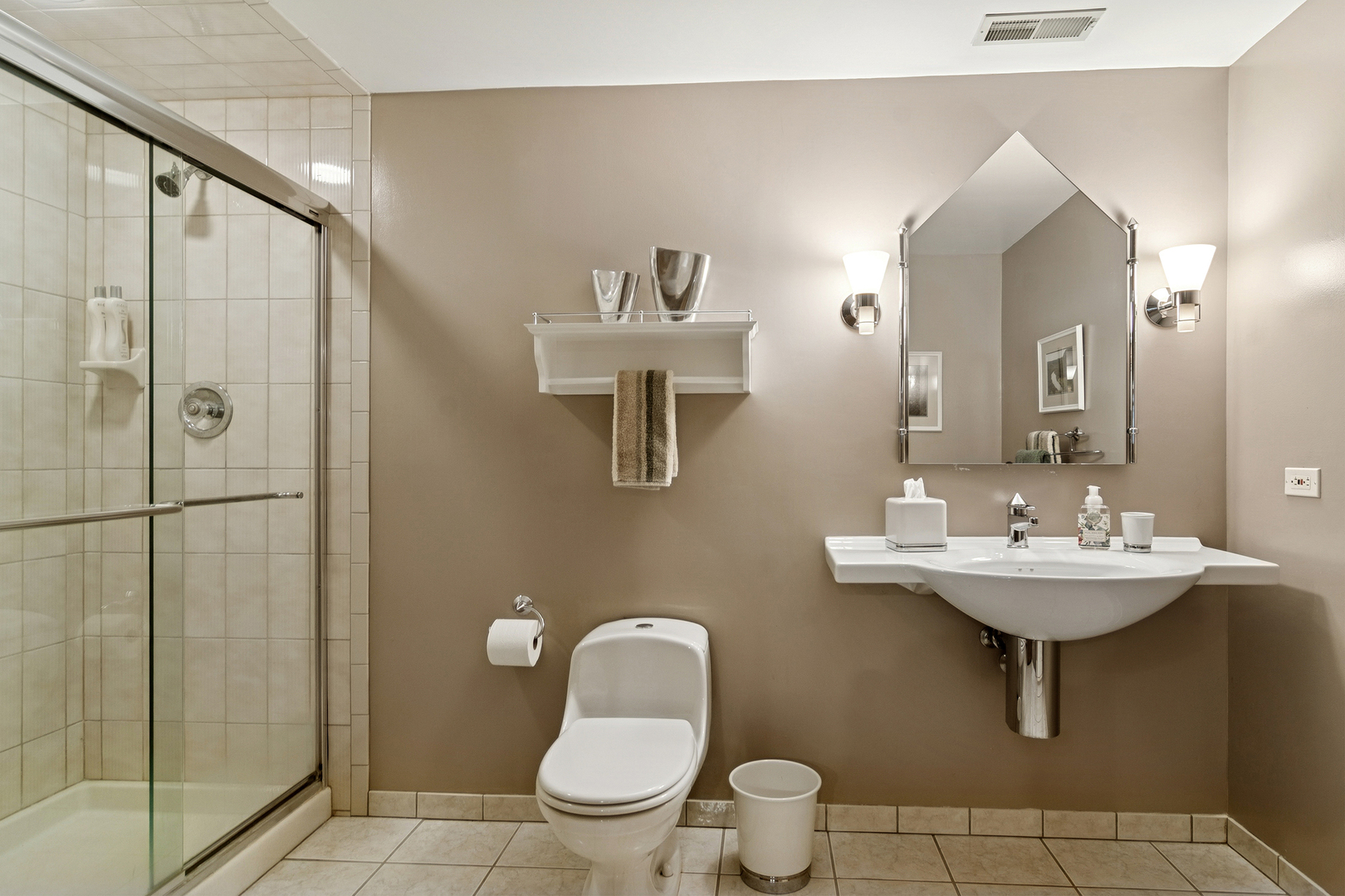 1515 Galloway Drive Inverness, IL 60010 - Photo 43 of 60 a bathroom with a toilet sink and shower