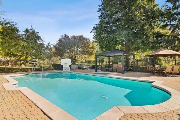 $1,499,000 | 1515 Galloway Drive, Inverness, IL 60010