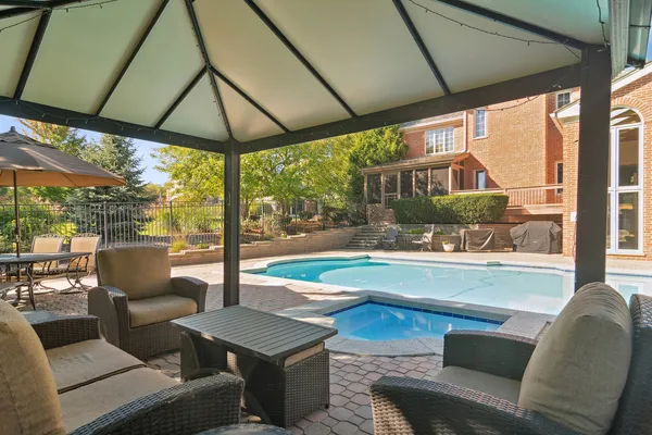 $1,499,000 | 1515 Galloway Drive, Inverness, IL 60010