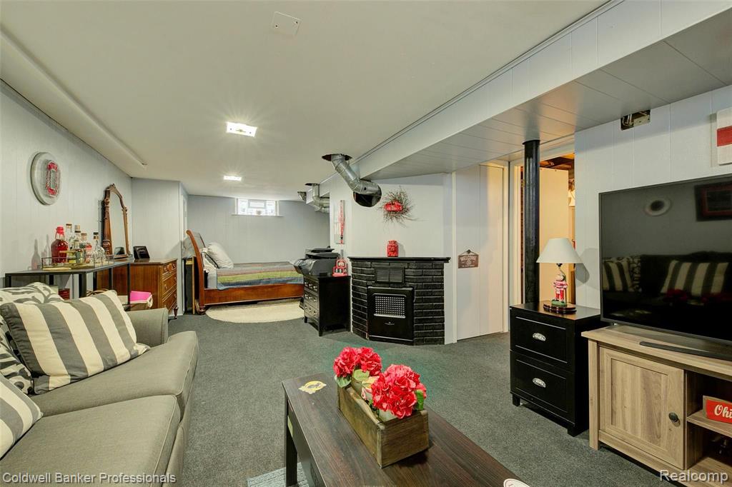 3919 Durham Road Royal Oak, MI 48073 - Photo 38 of 40