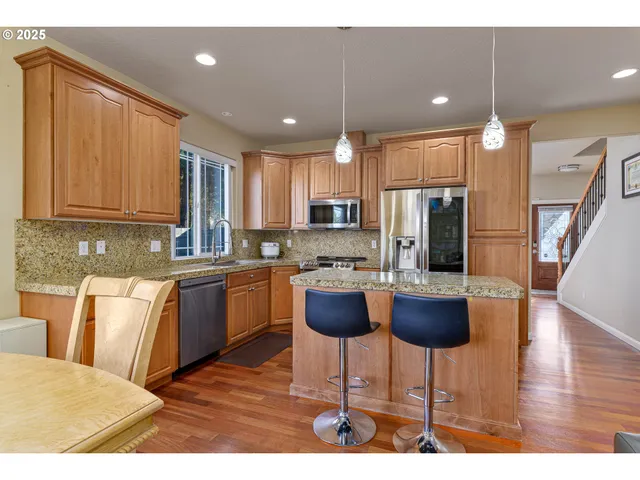 $555,000 | 17584 Southeast Mill Street, Portland, OR 97233