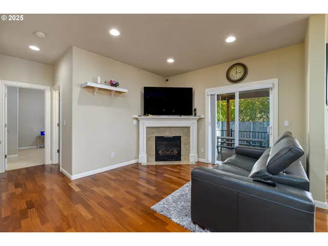 $555,000 | 17584 Southeast Mill Street, Portland, OR 97233