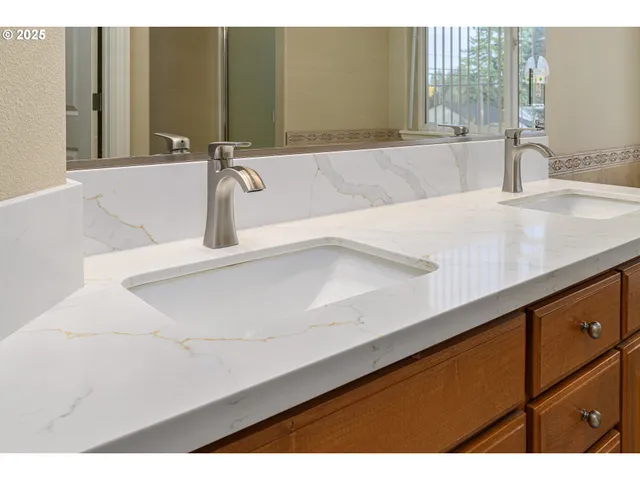 $555,000 | 17584 Southeast Mill Street, Portland, OR 97233