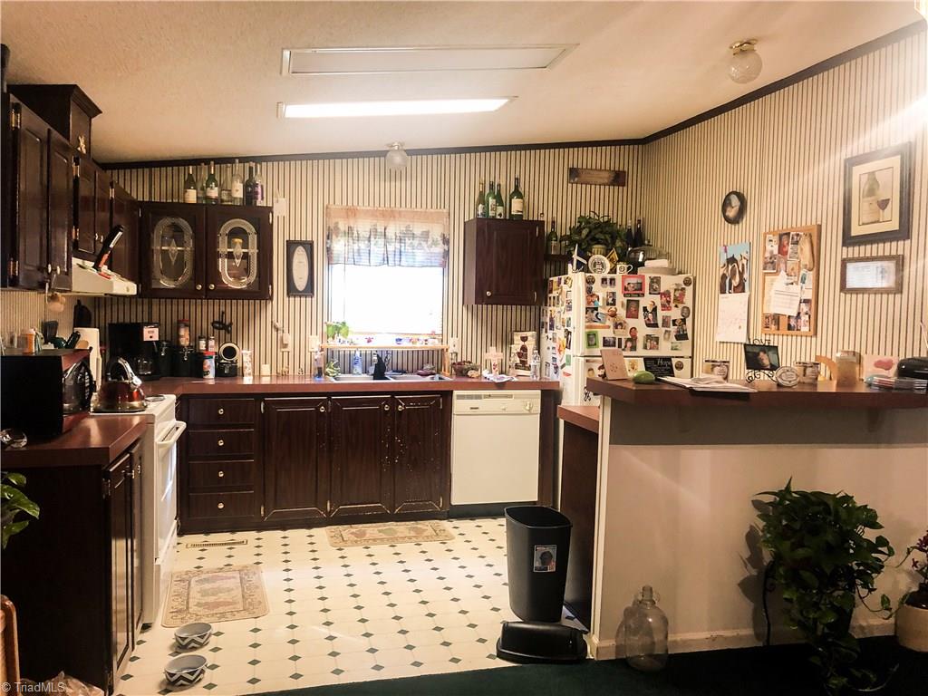 673 Mt Zion Road Pinnacle, NC 27043 - Photo 21 of 26 Kitchen
