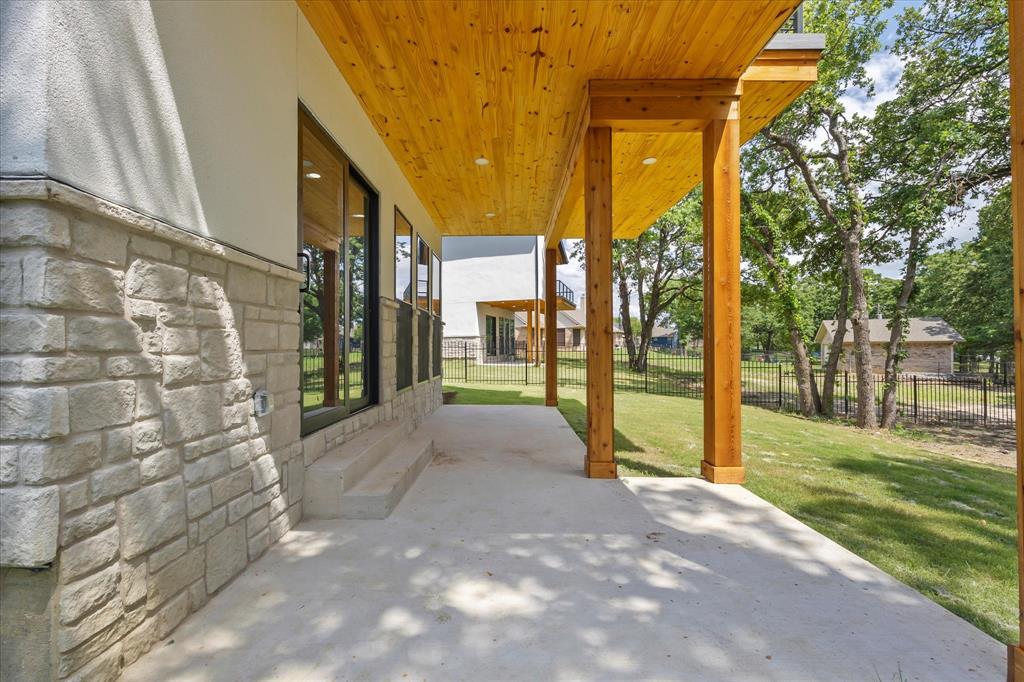 2811 Rodeo Drive Quinlan, TX 75474 - Photo 28 of 35 View of patio