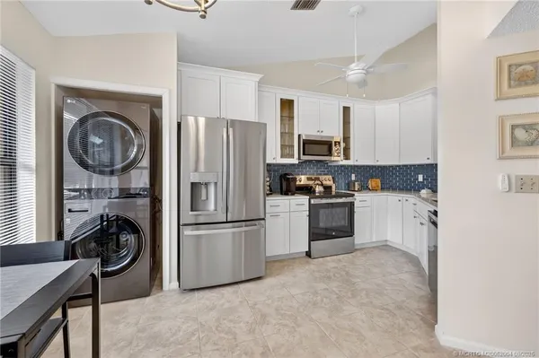 $2,300 | 6110 Southeast Martinique Drive, Unit 201, Stuart, FL 34997