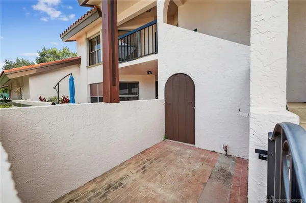 $2,300 | 6110 Southeast Martinique Drive, Unit 201, Stuart, FL 34997