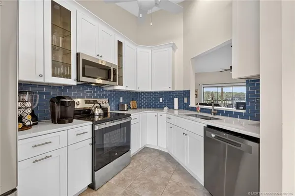 $2,300 | 6110 Southeast Martinique Drive, Unit 201, Stuart, FL 34997