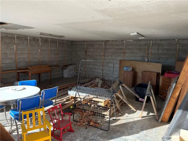 $152,000 | 216 East Prairie Avenue, Girard, KS 66743