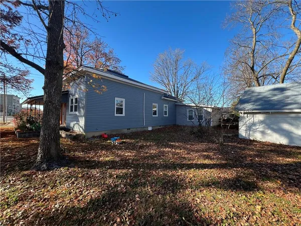 $148,000 | 216 East Prairie Avenue, Girard, KS 66743