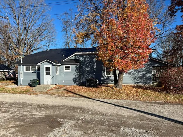 $148,000 | 216 East Prairie Avenue, Girard, KS 66743