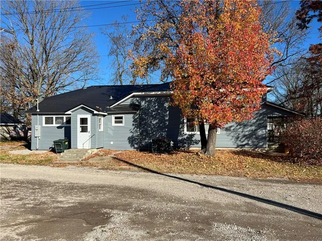 $152,000 | 216 East Prairie Avenue, Girard, KS 66743