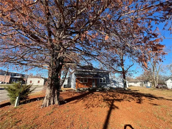 $148,000 | 216 East Prairie Avenue, Girard, KS 66743