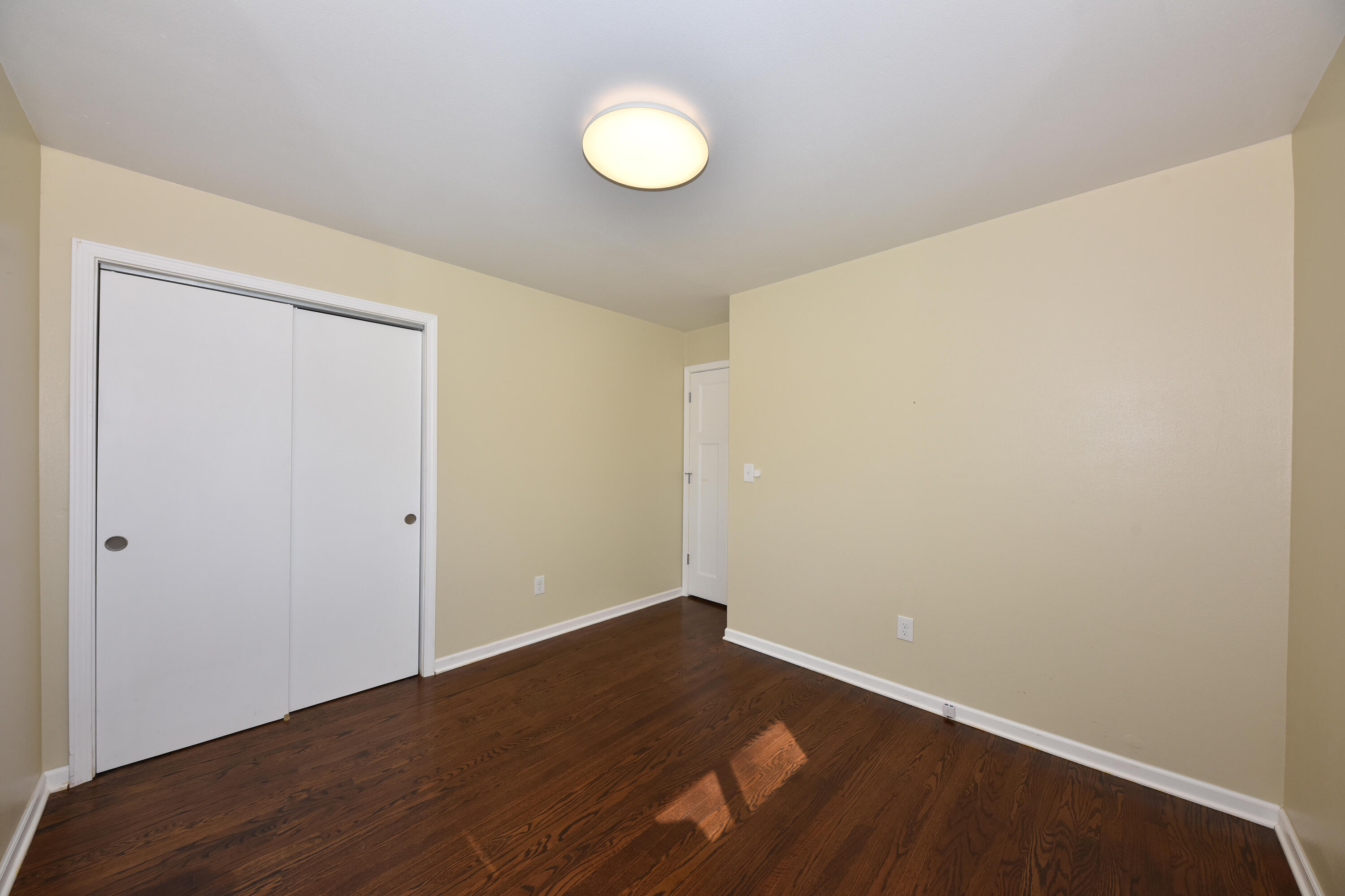 5669 South 24th Street Milwaukee, WI 53221 - Photo 18 of 33 Bed 3