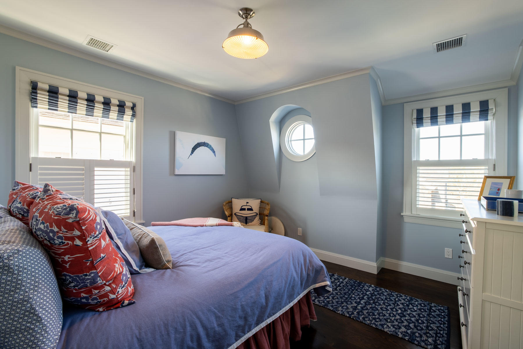 25 Pierce Lane Edgartown, MA 02539 - Photo 33 of 52 a bedroom with a bed and a window