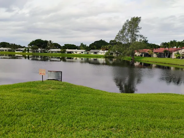 $2,500 | 51 Mayfair Lane, Boynton Beach, FL 33426