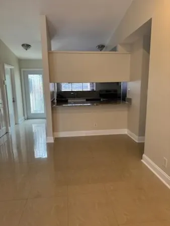 $2,500 | 51 Mayfair Lane, Boynton Beach, FL 33426