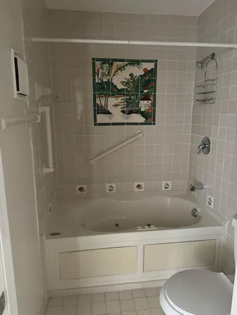 $2,500 | 51 Mayfair Lane, Boynton Beach, FL 33426