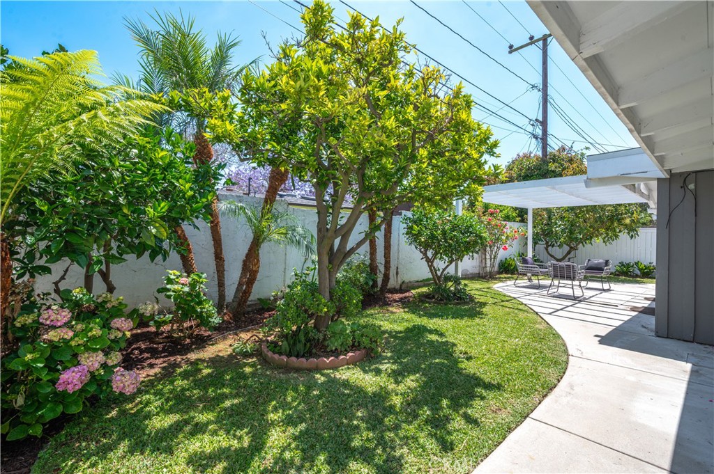 3030 Roxanne Avenue Long Beach, CA 90808 - Photo 33 of 48