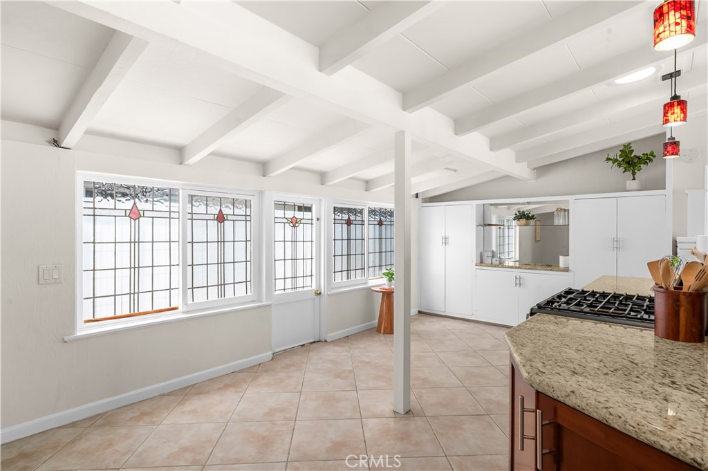 3030 Roxanne Avenue Long Beach, CA 90808 - Photo 5 of 48
