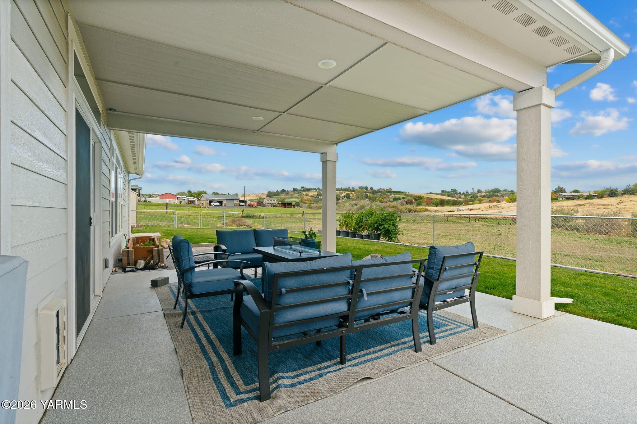 11007 Summitview Ext Road Yakima, WA 98908 - Photo 28 of 44 Back Patio
