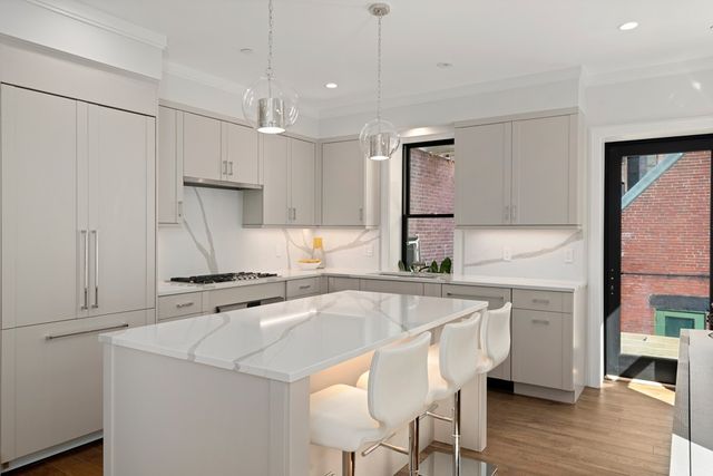 $2,425,000 | 27 Isabella Street, Unit 6, Boston, MA 02116