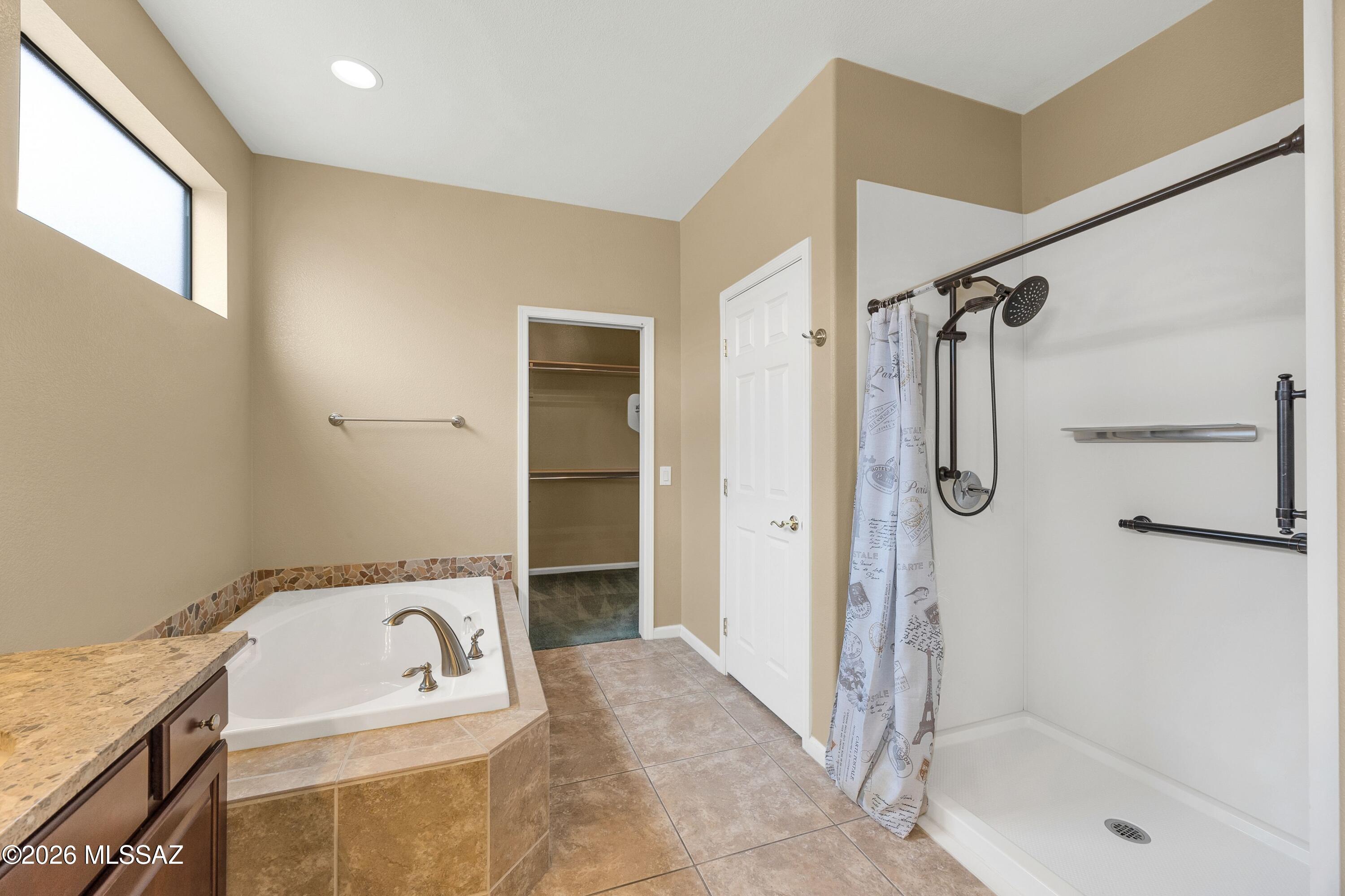 62090 East Northwood Road Tucson, AZ 85739 - Photo 29 of 49 Soaking Tub & Walk in Shower