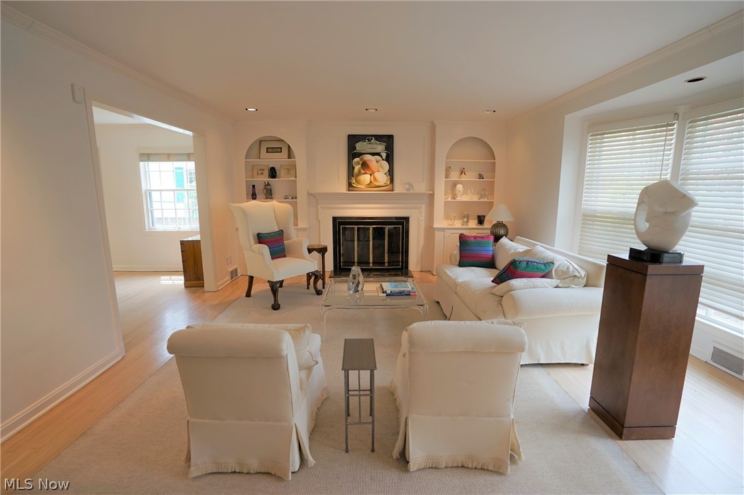 2707 Rochester Road Shaker Heights, OH 44122 - Photo 4 of 33 Gallery Image 4