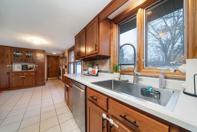 $279,900 | 813 Prestwick Parkway, Rockford, IL 61107