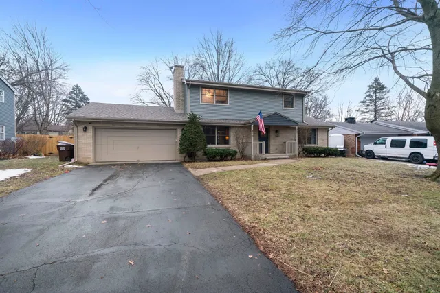 $279,900 | 813 Prestwick Parkway, Rockford, IL 61107